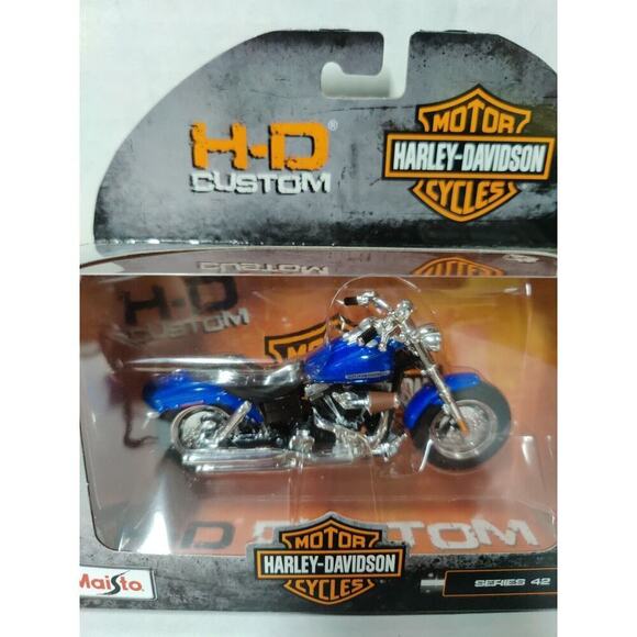 Harley-Davidson Motorcycles HD Custom Series 42 2009 FDXFSE CVO "Fat Bob" Blue - Picture 2 of 15